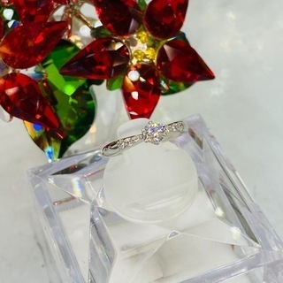 中古品】Pt900 ダイヤモンドリング 8,5号 2.9g［28］