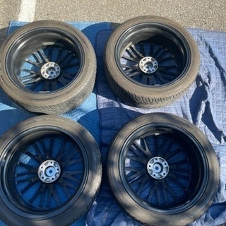 20インチのホイール、タイヤのセット