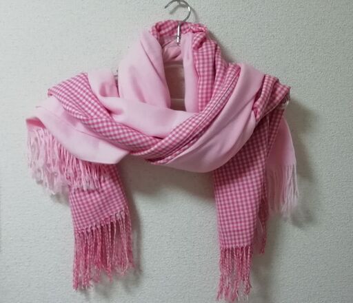 12月末まで更に値引き中 美品 ピンク系ストール2枚セット 東京小豆 成増の小物 マフラー の中古 古着あげます 譲ります ジモティーで不用品の処分