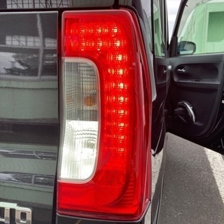 LA600S 前期 タント 右テールランプ ダイハツ 純正 タント 《 LA600S 》 右テールランプ P81700-24008064