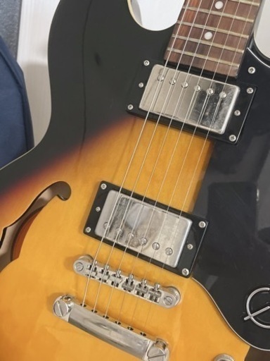 EpiphoneのエレキギターES-335 DOT VS サンバースト セミアコ