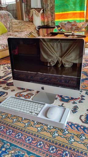 iMac(21.5インチ Mid2010) 本体箱付き + 純正キーボード＆マウス