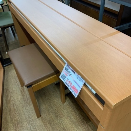 ローランド　電子ピアノ　DP-900　【店頭取引限定】【中古品】早い者勝ち！足立区近郊配送可能！