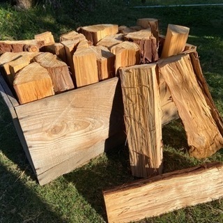 薪　針葉樹　りんご箱3箱分  