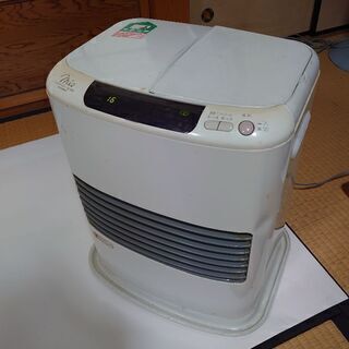 三菱製　石油ファンヒーター　KD-Z252