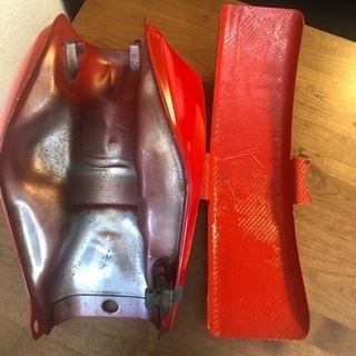 tw200 tw225 タンク  コック　キャップ　Fフェンダー　赤 tw200 tw225 タンク コック キャップ Fフェンダー 赤