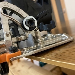 一ヶ月使用のみ　makita 18V丸のこHS474D 125㎜