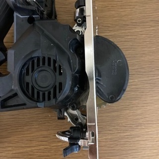 一ヶ月使用のみ　makita 18V丸のこHS474D 125㎜