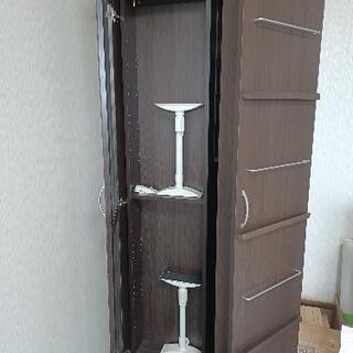 ☆ニトリ☆飾れるディスプレイ扉付きスライド書棚