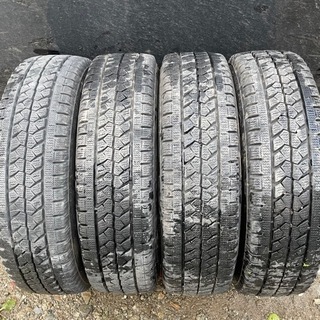 バリ山 BRIDGESTONE W979 195/75R15 LTスタッドレス タイヤ 2019年製