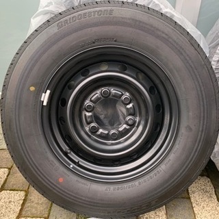 ハイエース 新車外し 純正タイヤ キャップ付