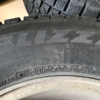 商談成立 245/70R/16 16インチ スタッドレス 2014年製 バリ溝
