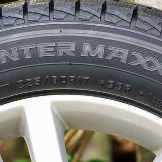 ダンロップ・WINTER MAXX SJ8 225/60R17 スバル純正AW付
