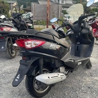 ★お支払い総額 4.8万円★ SYM RV125i 車格大きい小型！前後ディスクブレーキ！リアキャリア付き！ ゆったり通勤！ 関東圏内即日配送可能です！