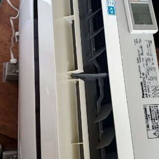 1Panasonicルームエアコン2.2キロ2011年 − 大阪府