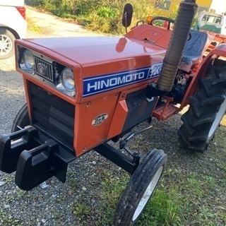 23馬力トラクター実働秋の収穫に一役どうですか❗️