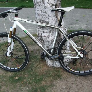 ルイガノ　ROUISE GARNEAU　LGX-XC　ELITE 　チタン製　　軽量バイク