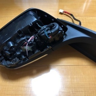 プリウス50系、ドアミラーBSM付き、左右在ります