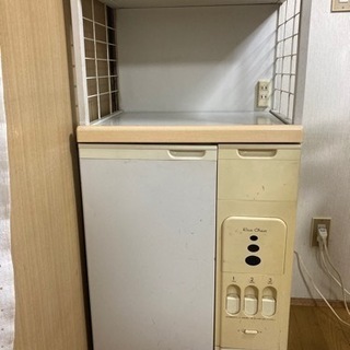 米びつ棚　欲しい方どうぞ。