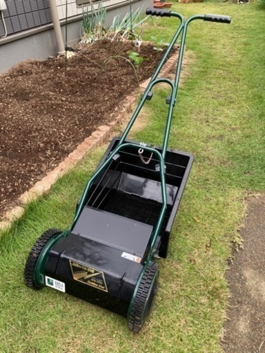 【美品】（値下げ）芝刈機 ゴールデンスター GFB-2500