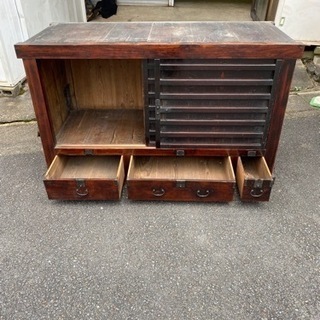 近江水屋箪笥。時代物です！