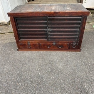 近江水屋箪笥。時代物です！