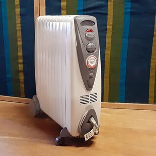 デロンギ オイルヒーター HG010915EC 暖房器具　/DJ...