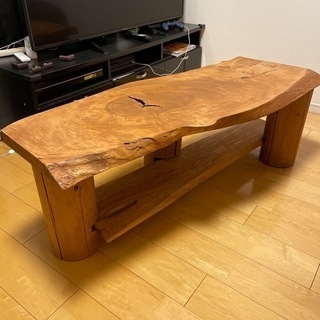 杉の1枚板のローテーブル