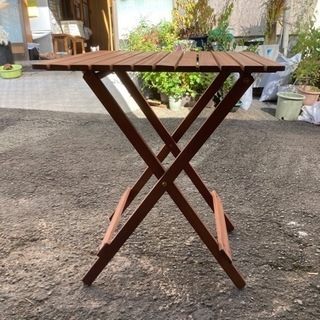 折りたたみ　木製テーブル