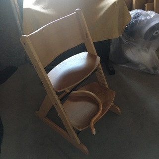 KATOJIの子供用椅子です