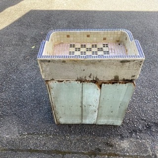 タイルが可愛い！レトロ流し台！