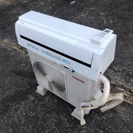 エアコン 東芝 2.2kw 2018年製 059 プラス3000円〜配送可能！ ☆その他多数出品しております！