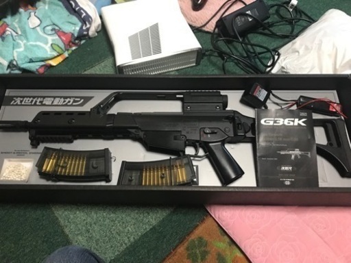 ［箱説あり・バッテリーと充電器セット］次世代電動ガンG36K