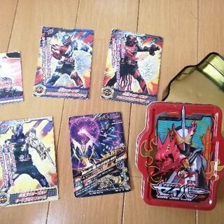 【最終お値下げ】仮面ライダー　カード5枚 & ケースセット