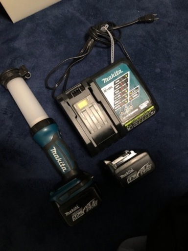 マキタ充電式LＥDワークライト一式バッテリー2個充電器
