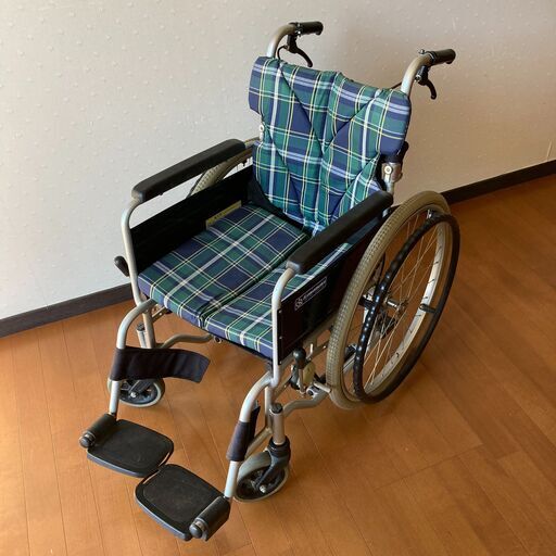 KAWAMURA カワムラ 自走式 車いす 車椅子 折りたたみ ブレーキ付 介護 介護福祉 介助 折畳み 緑 グリーン チェッ
