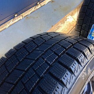 ホイール付きスタッドレスタイヤ （16インチ 7.0J PCD100 5H、205/55R16）
