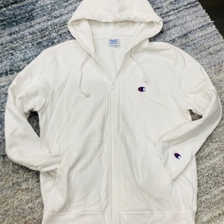 Championの白パーカー まみりん 枚方公園の服 ファッションの中古 古着あげます 譲ります ジモティーで不用品の処分