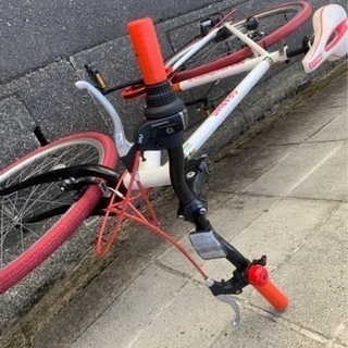 【クロスバイク】美品❗️26インチ　6段変速　カラータイヤ使用❗️新品スタンド❗️若林自転車　膳所　SALE❗️