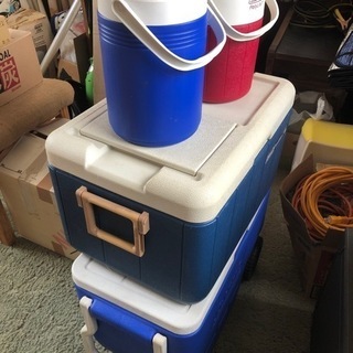 テント、BBQグリル（大・小）、クーラーボックス（大小各2）、折り畳み 