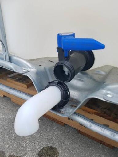 大型1,000㍑貯水タンク(白タンク) ※再出品