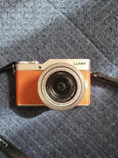 Panasonic LUMIX DC-GF9　一眼レフカメラ