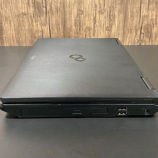 高速SSD Corei5 メモリ8GB 15.6インチ 富士通 ノートパソコン 1ヵ月の