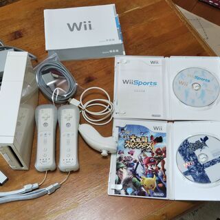 Wii本体並びにソフト２本付