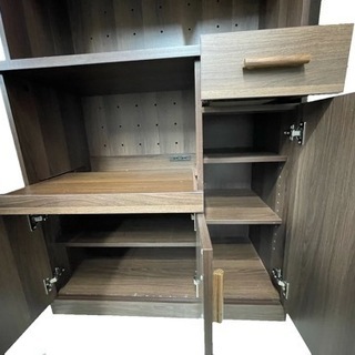 GM730【配達可能】キッチンボード　食器棚　幅90　奥45　高180　茶色　ブラウン　木製　木目調　コンセント付き　スライドカウンター付　リサイクルショップ　ケイラック朝霞田島店　ケイラック　埼玉県　朝霞市　田島　和光市　志木市　新座市　富士見市　ふじみ野市　三芳町　戸田市　蕨市　さいたま市(岩槻以外)　川越市　所沢市　上尾市　東京都　板橋区　練馬区　清瀬市 GM730【配達可能】キッチンボード 食器棚 幅90 奥45 高180 茶色