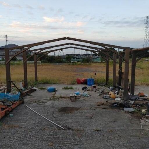 商品、引取完了済み。　商品説明、追記載あり❕　閉店の為、今月一杯迄の商品です～。　激安、早い者勝ちです～✨ ②アルミ製の車庫です～✨