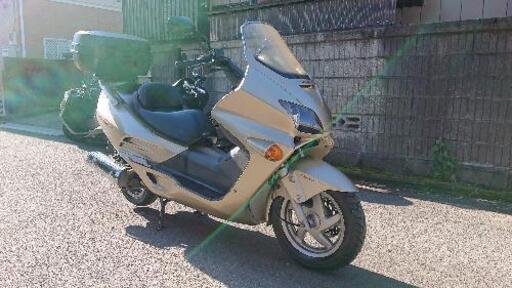 11/12売約済】10/22入庫 ホンダ フォルツァS ABS ゴールドカッコいいです。