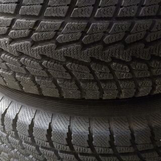 スタッドレス225/80/15中古バリ山☆☆☆