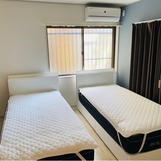 ベッド2つ、マットレス2つ、セット売り