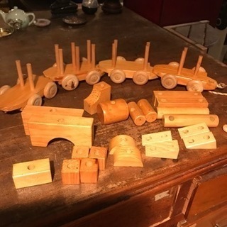 知育玩具　木製おもちゃ　電車ごっこ　積み木　パズル
